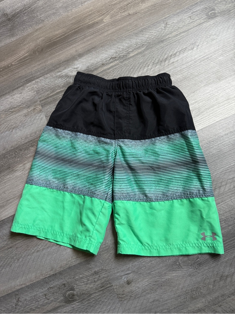 Under Armour Swim Trunks Boys Medium Black Green Summer Vacation